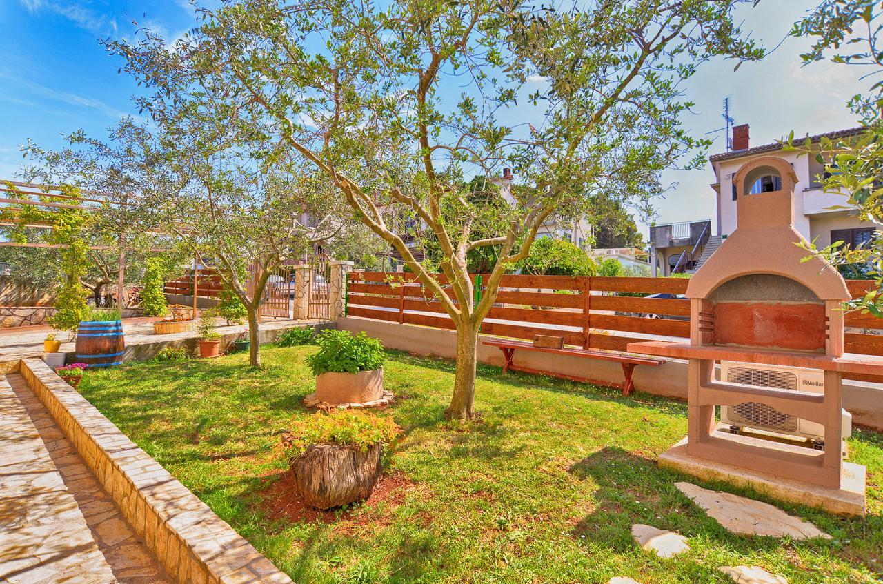 Apartments Chiara 877 Пула Екстериор снимка