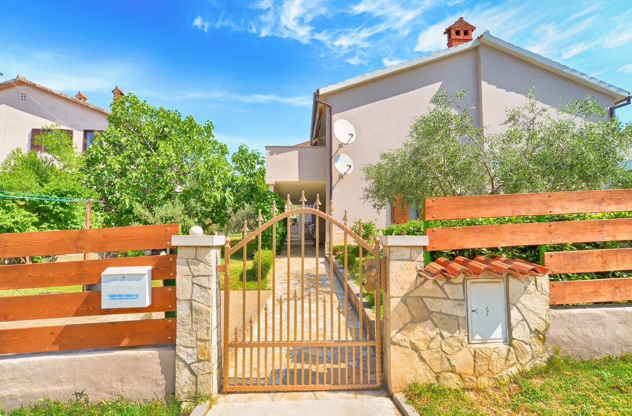 Apartments Chiara 877 Пула Екстериор снимка